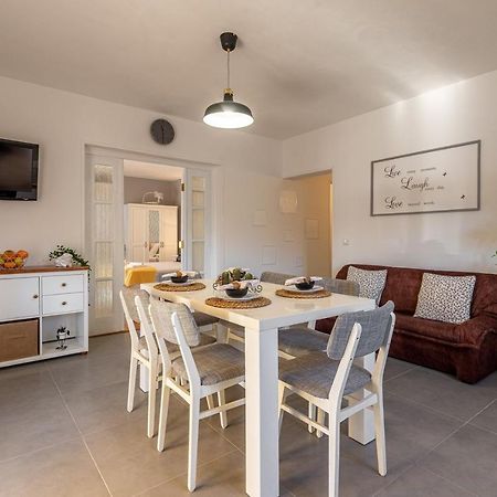 Apartment Bo&Dy With Private Pool Rogoznica  Luaran gambar