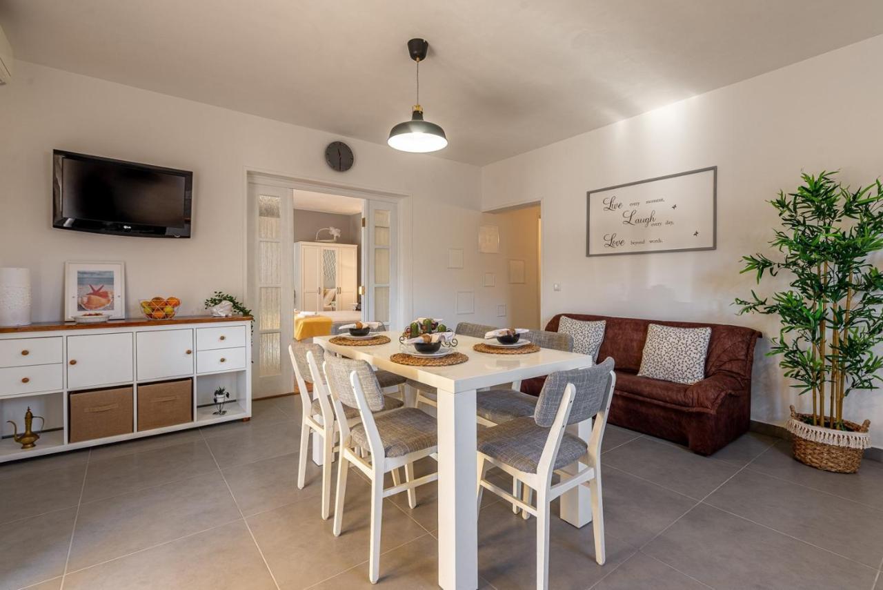 Apartment Bo&Dy With Private Pool Rogoznica  Luaran gambar